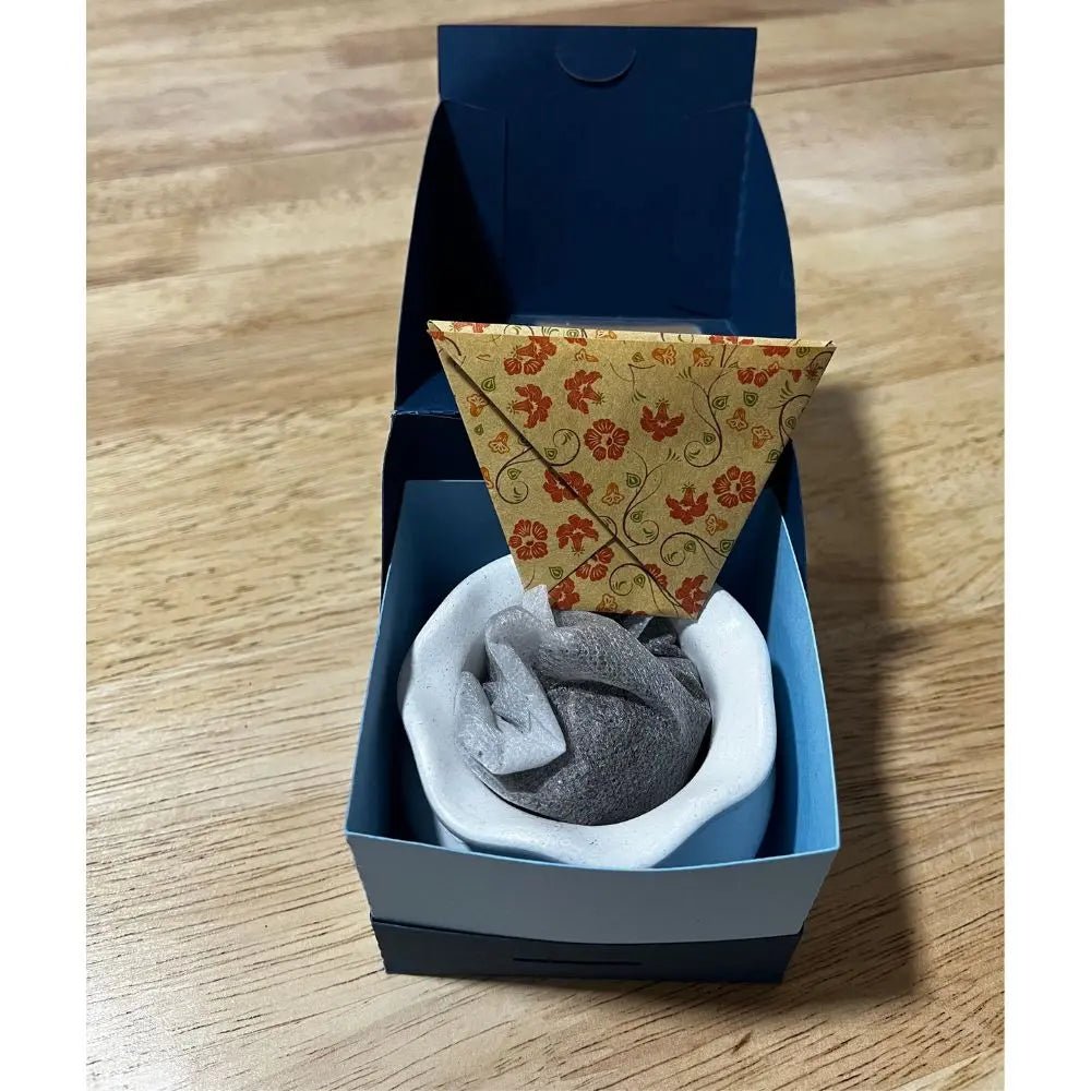Macetero pequeño con sustrato orgánico y semillas de flores - Glass Sand